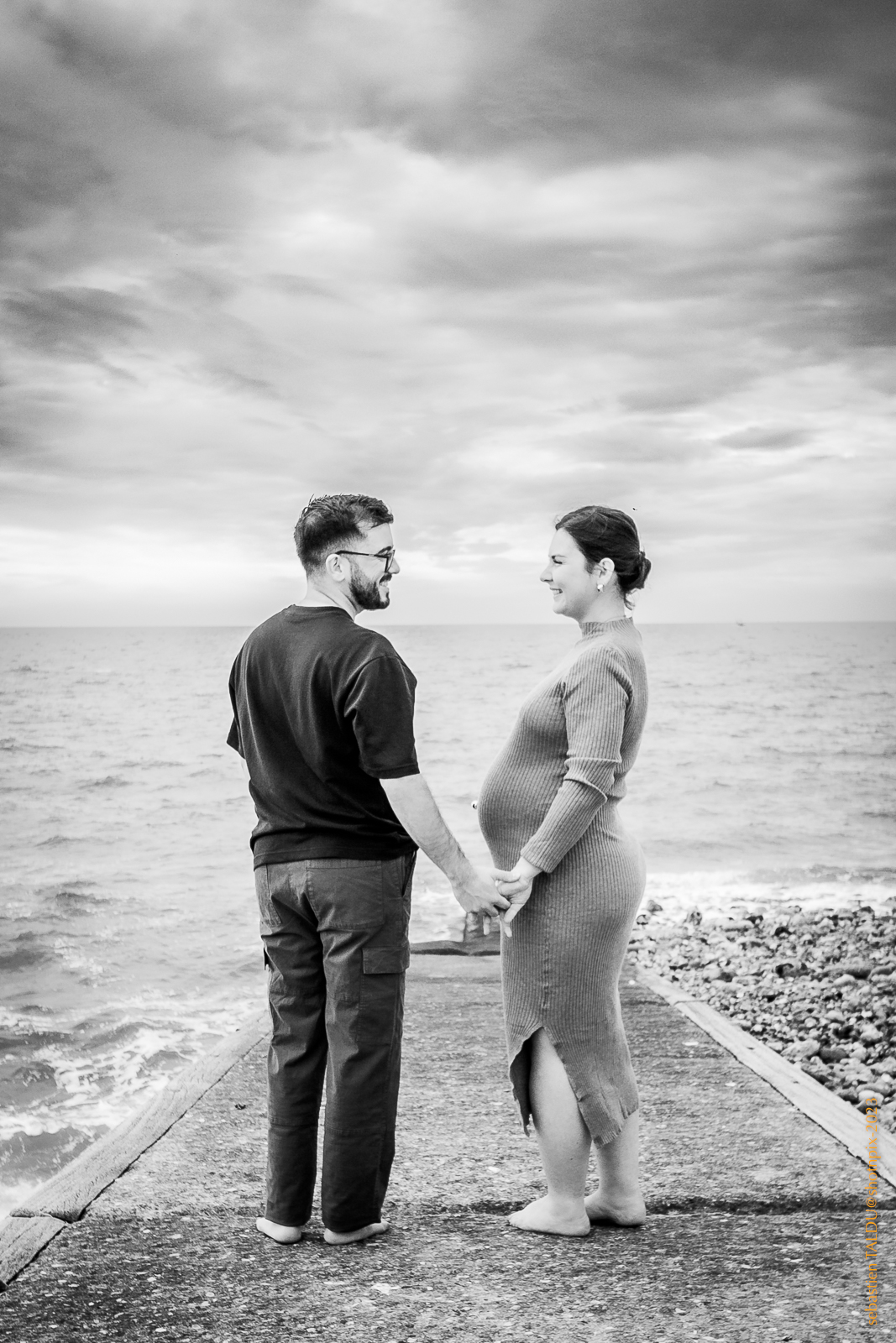 Reportage photos avant naissance en extérieur au havre photographe shotnpix